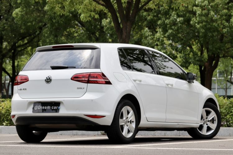 Used Volkswagen Golf 2017 1.6L Automatic Comfort Million-Vehicle Anniversary Edition Exterior 1