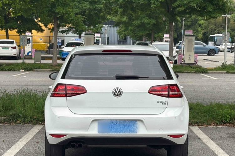 Used Volkswagen Golf 2017 230TSI Automatic Luxury Million-Vehicle Commemorative Edition Exterior 1