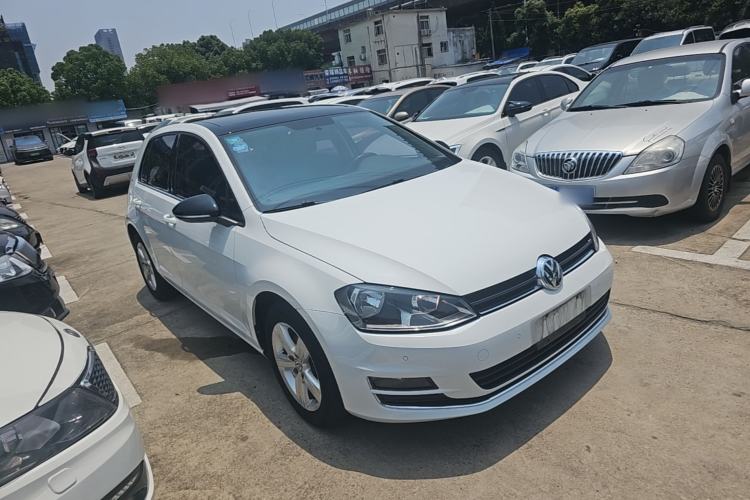 Used Volkswagen Golf 2017 230TSI Automatic Comfort Edition – Celebrating Milestone of One Million Units Exterior 1