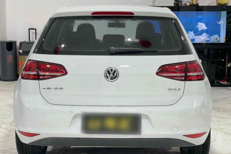 Used Volkswagen Golf 2017 1.6L Automatic Comfort Million-Vehicle Anniversary Edition Exterior 10