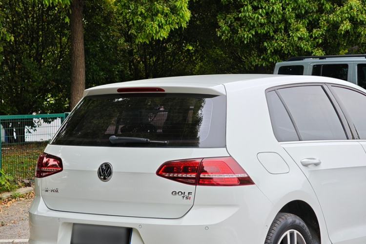 Used Volkswagen Golf 2017 230TSI Automatic Luxury Million-Vehicle Commemorative Edition Exterior 11
