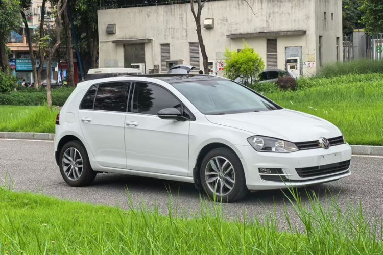 Used Volkswagen Golf 2017 230TSI Automatic Luxury Million-Vehicle Commemorative Edition Exterior 2