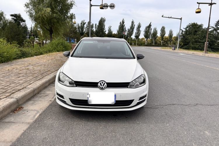 Used Volkswagen Golf 2017 1.6L Automatic Comfort Million-Vehicle Anniversary Edition Exterior 2