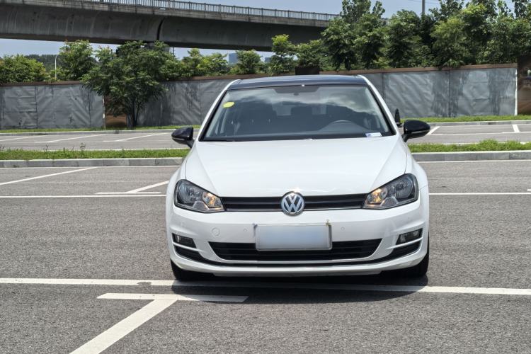 Used Volkswagen Golf 2017 1.6L Automatic Comfort Million-Vehicle Anniversary Edition Exterior 2