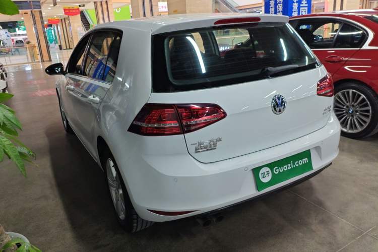 Used Volkswagen Golf 2017 230TSI Automatic Comfort Edition – Celebrating Milestone of One Million Units Exterior 2
