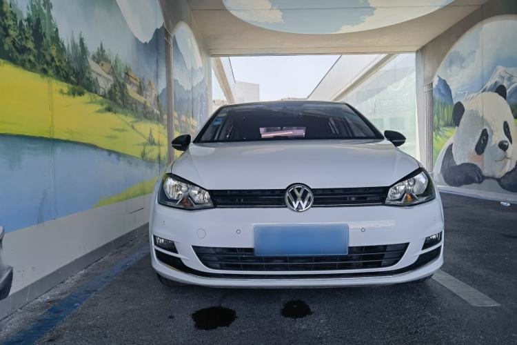 Used Volkswagen Golf 2017 230TSI Automatic Comfort Edition – Celebrating Milestone of One Million Units Exterior 2