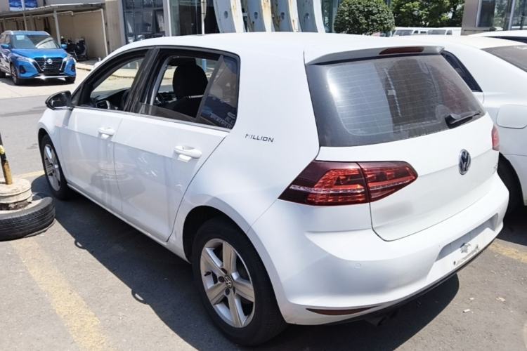 Used Volkswagen Golf 2017 230TSI Automatic Comfort Edition – Celebrating Milestone of One Million Units Exterior 2