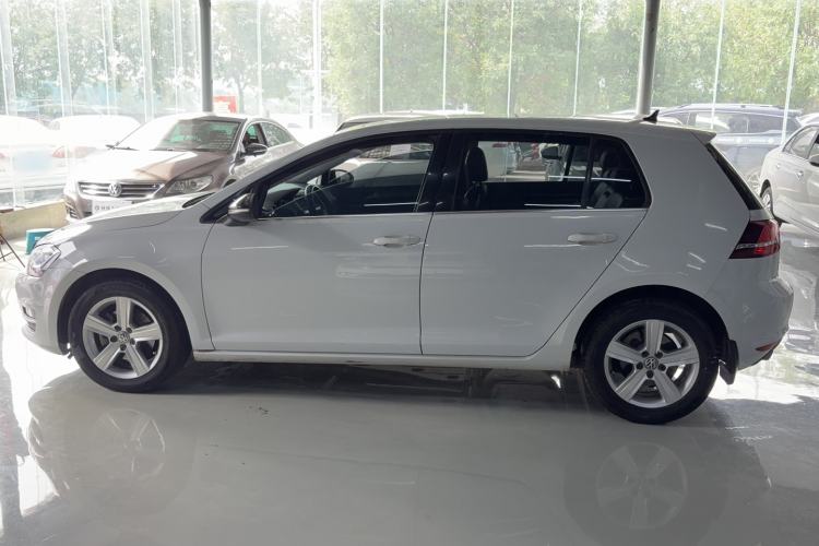 Used Volkswagen Golf 2017 230TSI Automatic Comfort Edition – Celebrating Milestone of One Million Units Exterior 2