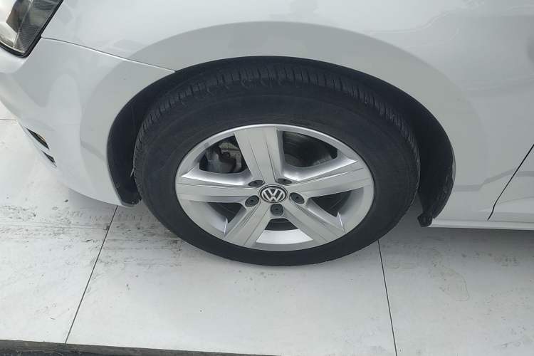 Used Volkswagen Golf 2017 230TSI Automatic Comfort Edition – Celebrating Milestone of One Million Units Exterior 2