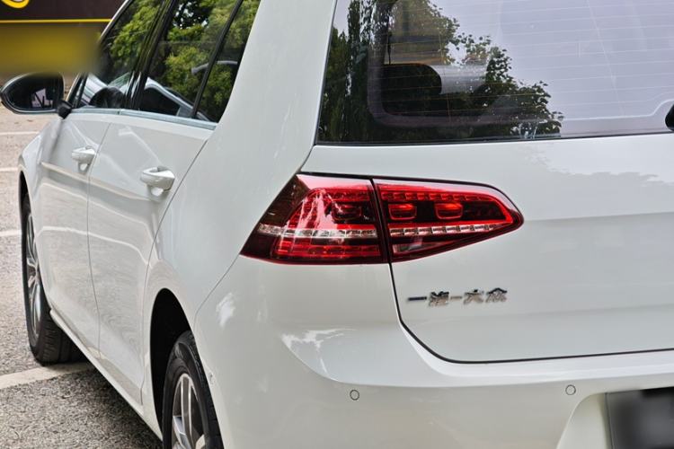 Used Volkswagen Golf 2017 230TSI Automatic Luxury Million-Vehicle Commemorative Edition Exterior 2