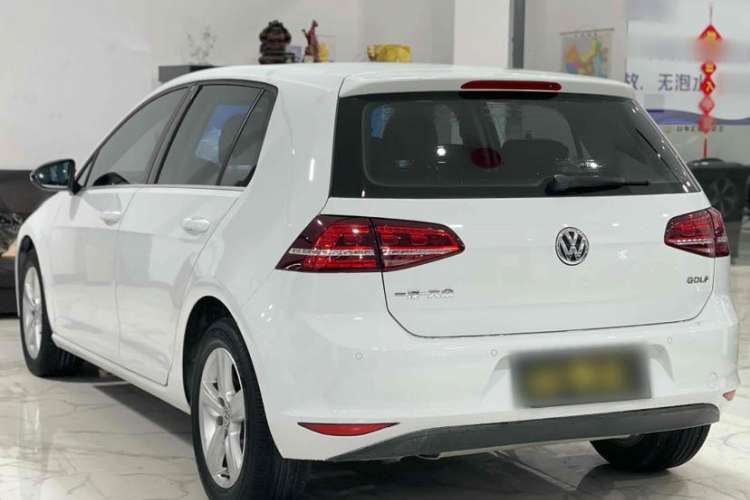 Used Volkswagen Golf 2017 1.6L Automatic Comfort Million-Vehicle Anniversary Edition Exterior 2