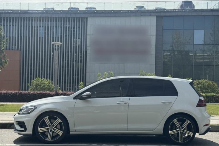 Used Volkswagen Golf 2017 2.0TSI R Exterior 3