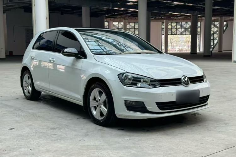 Used Volkswagen Golf 2017 230TSI Automatic Comfort Edition – Celebrating Milestone of One Million Units Exterior 3