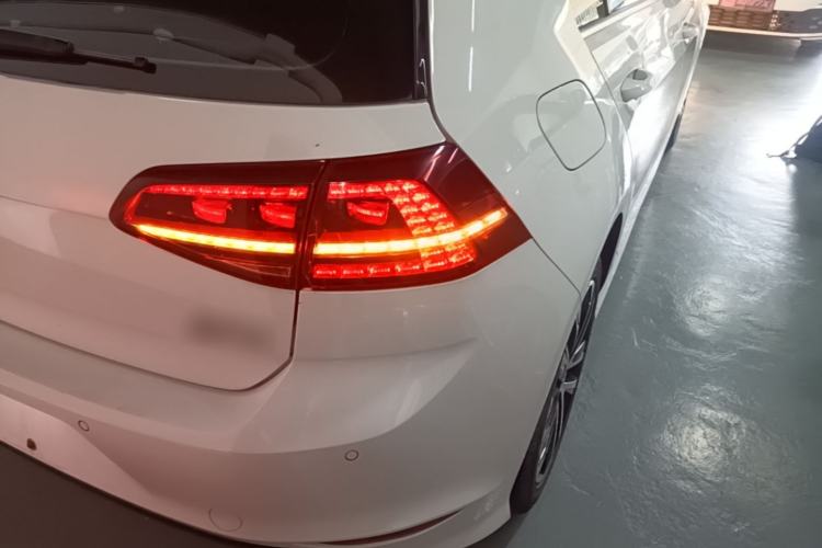 Used Volkswagen Golf 2017 280TSI Automatic R-Line Million-Vehicle Commemorative Edition Exterior 3