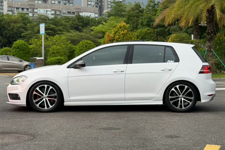 Used Volkswagen Golf 2017 280TSI Automatic R-Line Million-Vehicle Commemorative Edition Exterior 3