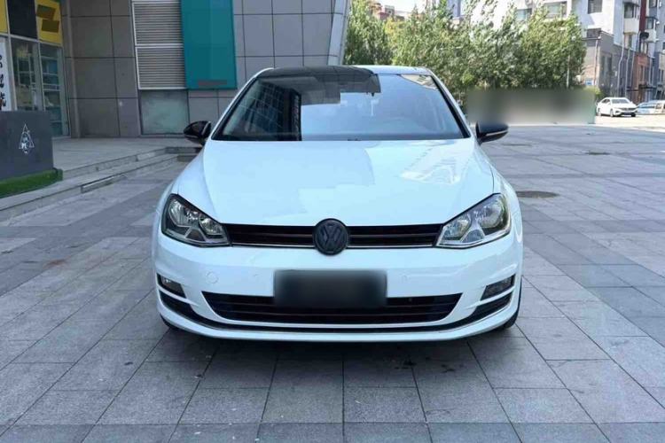 Used Volkswagen Golf 2017 1.6L Automatic Comfort Million-Vehicle Anniversary Edition Exterior 3