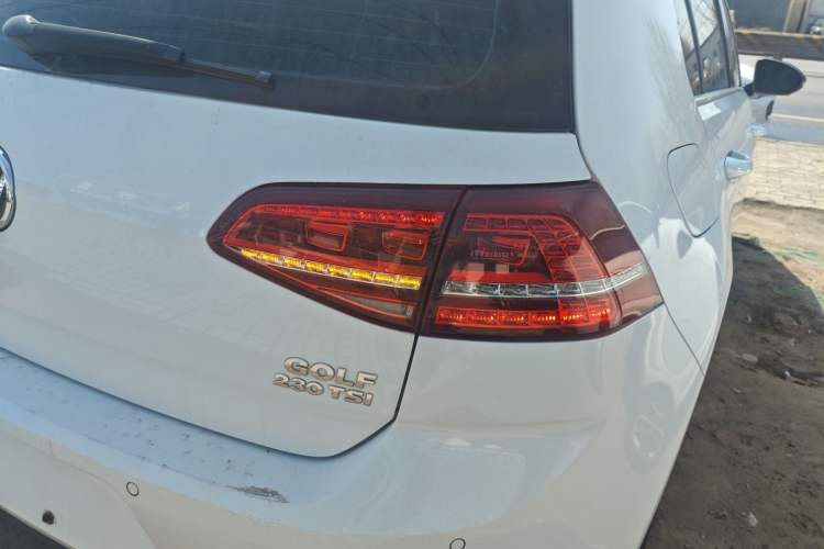 Used Volkswagen Golf 2017 230TSI Manual Comfort Edition – Celebrating Milestone of One Million Units Exterior 3
