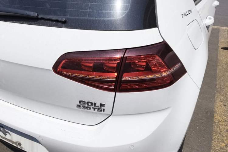 Used Volkswagen Golf 2017 230TSI Automatic Comfort Edition – Celebrating Milestone of One Million Units Exterior 3