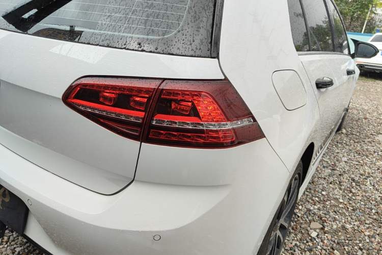 Used Volkswagen Golf 2017 280TSI Automatic R-Line Million-Vehicle Commemorative Edition Exterior 3