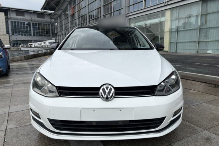 Used Volkswagen Golf 2017 230TSI Automatic Luxury Million-Vehicle Commemorative Edition Exterior 3