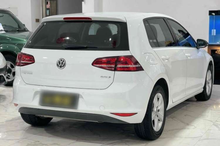 Used Volkswagen Golf 2017 1.6L Automatic Comfort Million-Vehicle Anniversary Edition Exterior 3