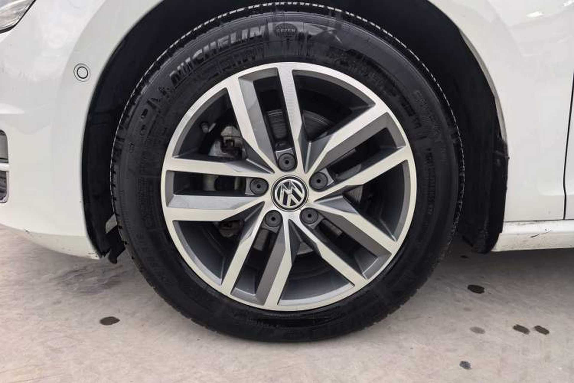 Used Volkswagen Golf 2017 230TSI Automatic Luxury Million-Vehicle Commemorative Edition Exterior 3