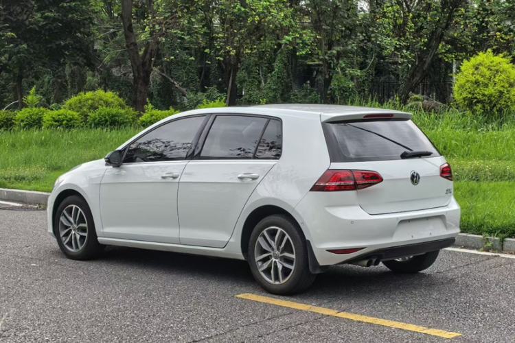 Used Volkswagen Golf 2017 230TSI Automatic Luxury Million-Vehicle Commemorative Edition Exterior 4