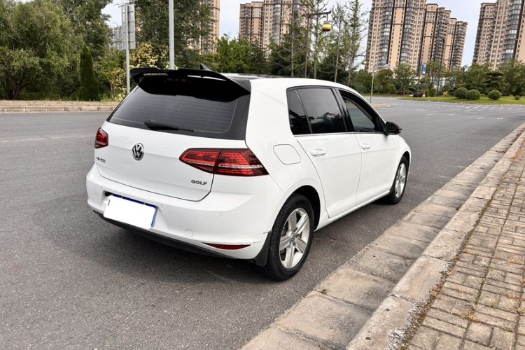 Used Volkswagen Golf 2017 1.6L Automatic Comfort Million-Vehicle Anniversary Edition Exterior 4