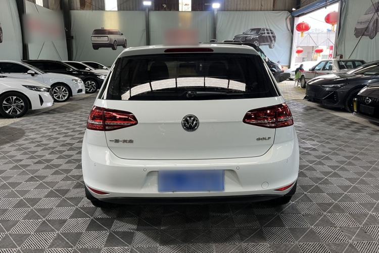 Used Volkswagen Golf 2017 1.6L Automatic Comfort Million-Vehicle Anniversary Edition Exterior 4