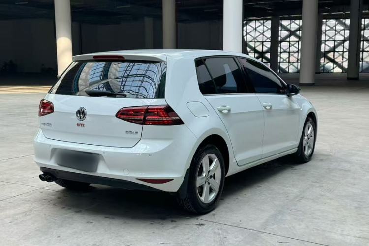 Used Volkswagen Golf 2017 230TSI Automatic Comfort Edition – Celebrating Milestone of One Million Units Exterior 4