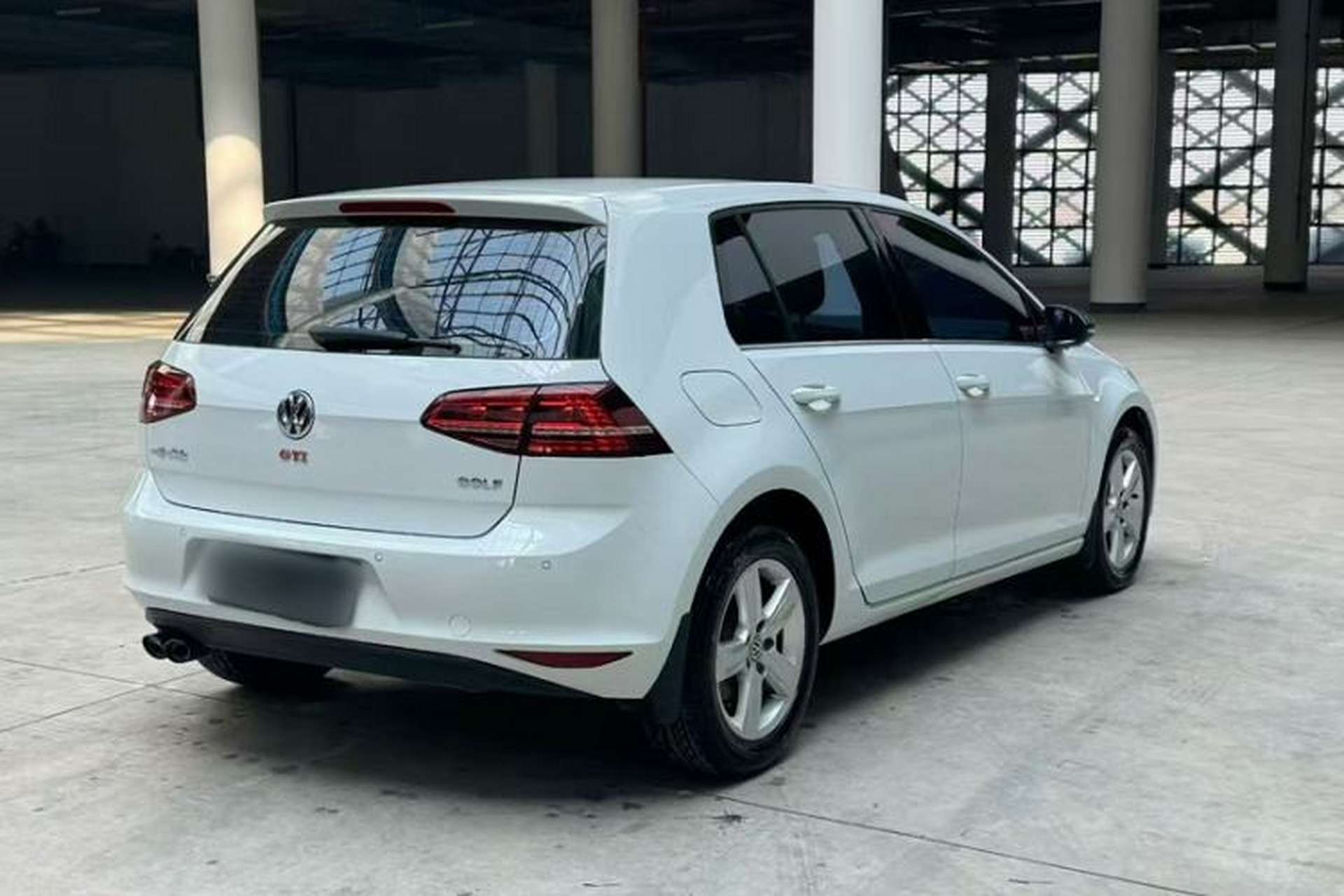 Used Volkswagen Golf 2017 230TSI Automatic Comfort Edition – Celebrating Milestone of One Million Units Exterior 4