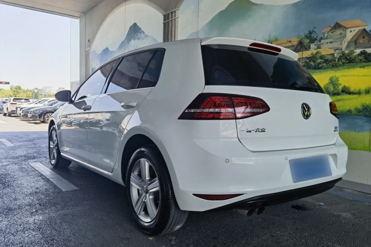 Used Volkswagen Golf 2017 230TSI Automatic Comfort Edition – Celebrating Milestone of One Million Units Exterior 4