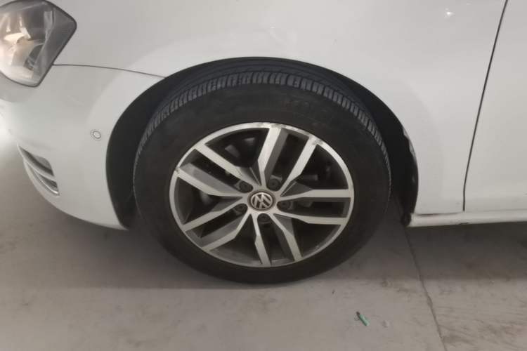 Used Volkswagen Golf 2017 230TSI Automatic Luxury Million-Vehicle Commemorative Edition Exterior 4