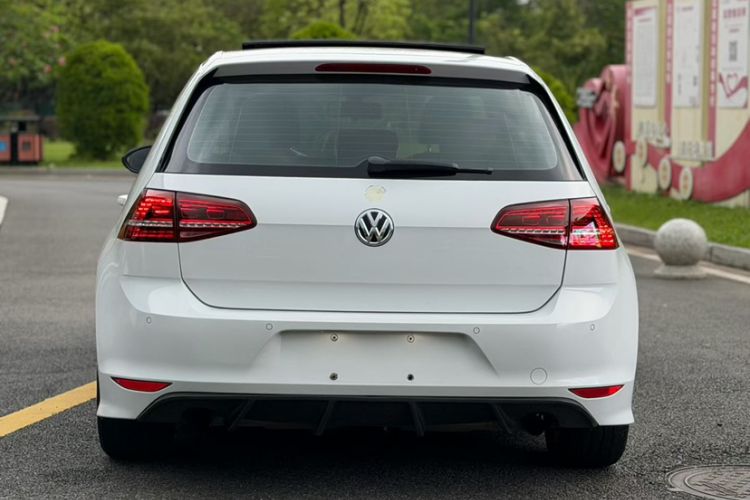 Used Volkswagen Golf 2017 280TSI Automatic R-Line Million-Vehicle Commemorative Edition Exterior 4