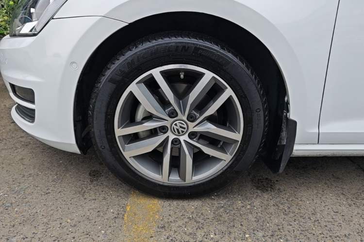 Used Volkswagen Golf 2017 230TSI Automatic Luxury Million-Vehicle Commemorative Edition Exterior 4