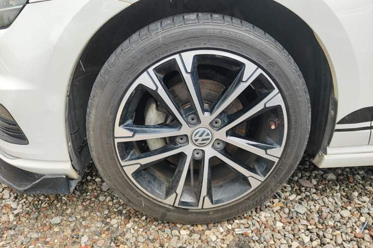 Used Volkswagen Golf 2017 280TSI Automatic R-Line Million-Vehicle Commemorative Edition Exterior 4