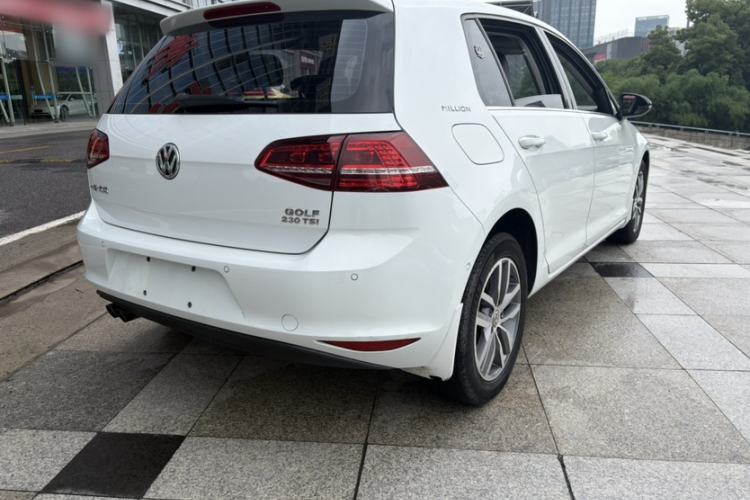 Used Volkswagen Golf 2017 230TSI Automatic Luxury Million-Vehicle Commemorative Edition Exterior 4