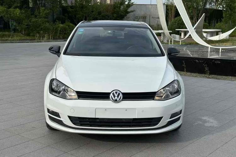 Used Volkswagen Golf 2017 230TSI Automatic Comfort Edition – Celebrating Milestone of One Million Units Exterior 4