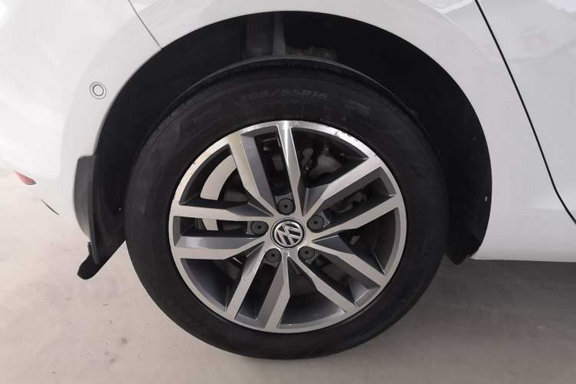Used Volkswagen Golf 2017 230TSI Automatic Luxury Million-Vehicle Commemorative Edition Exterior 4