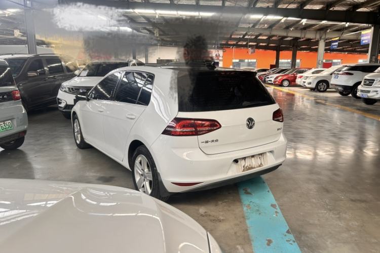 Used Volkswagen Golf 2017 1.6L Automatic Comfort Million-Vehicle Anniversary Edition Exterior 5