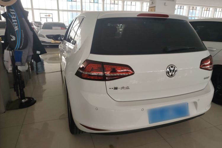 Used Volkswagen Golf 2017 1.6L Automatic Comfort Million-Vehicle Anniversary Edition Exterior 5