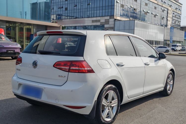 Used Volkswagen Golf 2017 1.6L Automatic Comfort Million-Vehicle Anniversary Edition Exterior 5