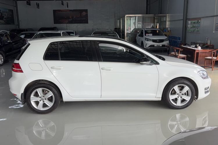 Used Volkswagen Golf 2017 230TSI Automatic Comfort Edition – Celebrating Milestone of One Million Units Exterior 5