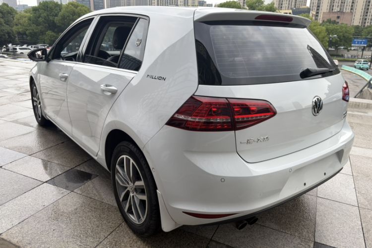 Used Volkswagen Golf 2017 230TSI Automatic Luxury Million-Vehicle Commemorative Edition Exterior 5