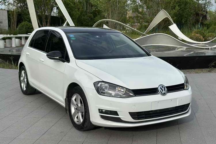 Used Volkswagen Golf 2017 230TSI Automatic Comfort Edition – Celebrating Milestone of One Million Units Exterior 5
