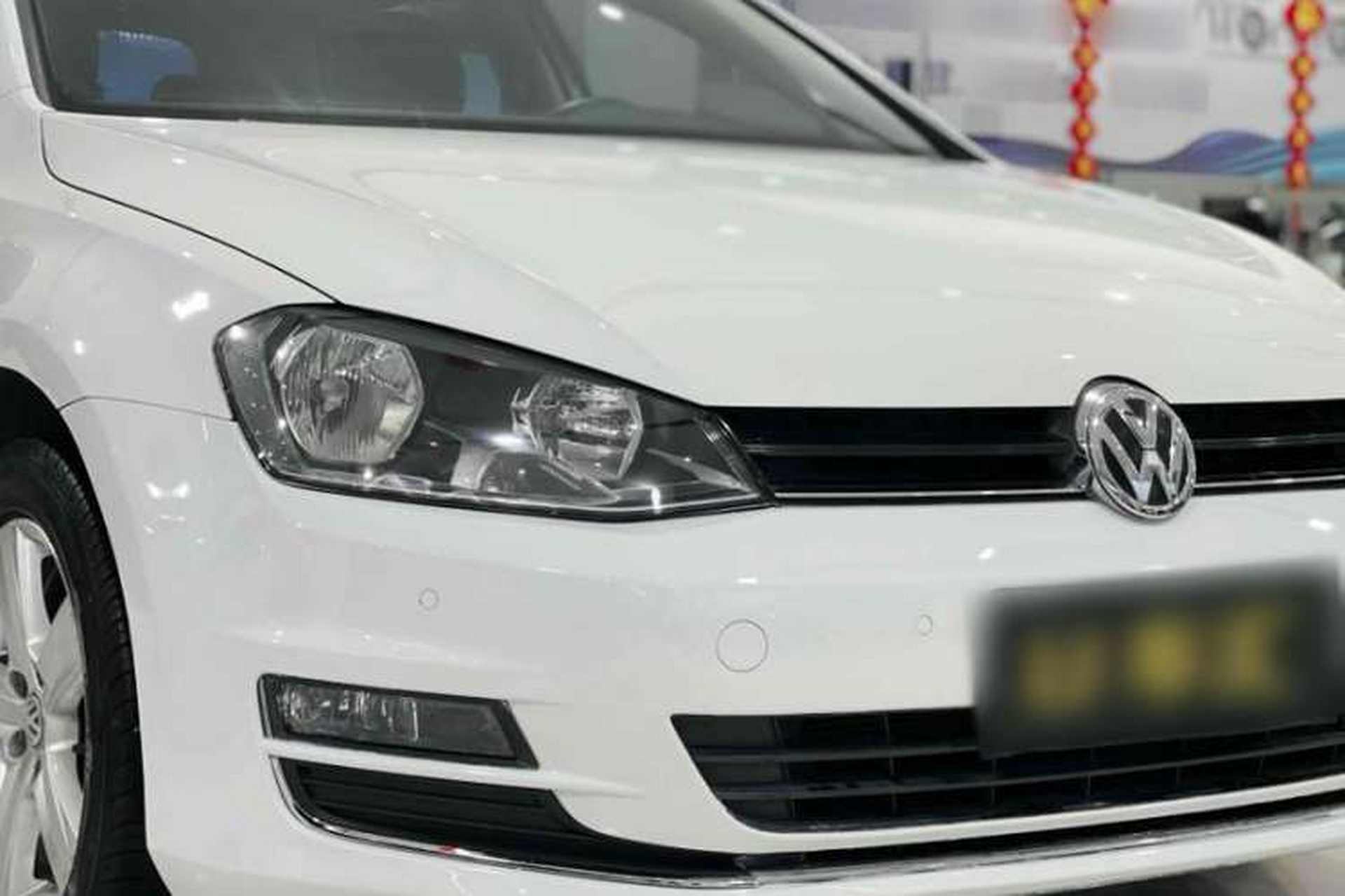 Used Volkswagen Golf 2017 1.6L Automatic Comfort Million-Vehicle Anniversary Edition Exterior 5