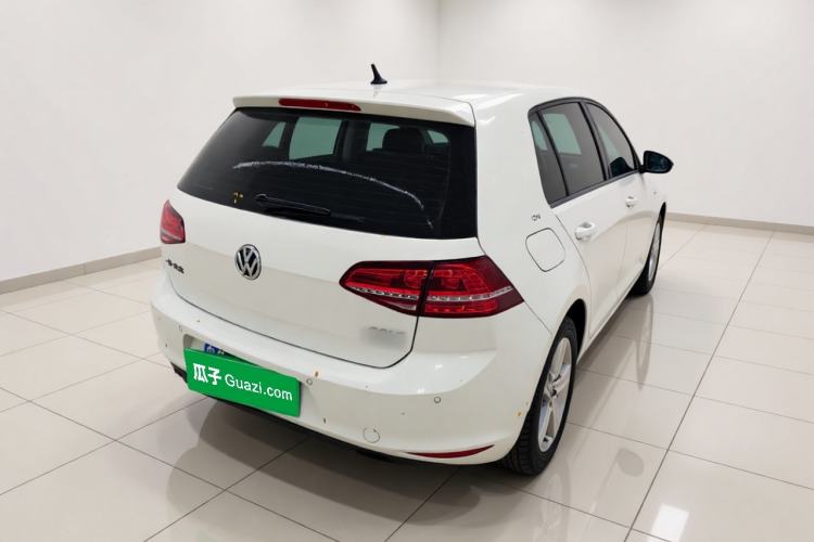 Used Volkswagen Golf 2017 230TSI Automatic Comfort Edition – Celebrating Milestone of One Million Units Exterior 5