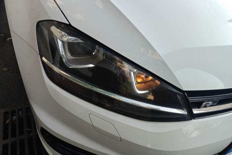 Used Volkswagen Golf 2017 280TSI Automatic R-Line Million-Vehicle Commemorative Edition Exterior 6