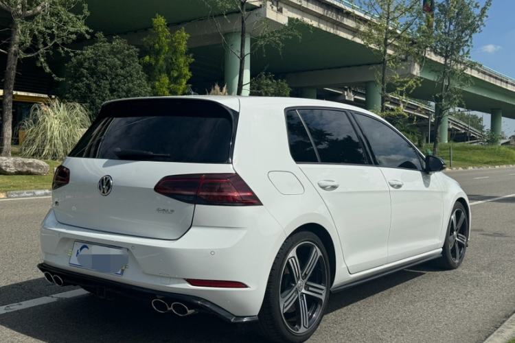 Used Volkswagen Golf 2017 2.0TSI R Exterior 6
