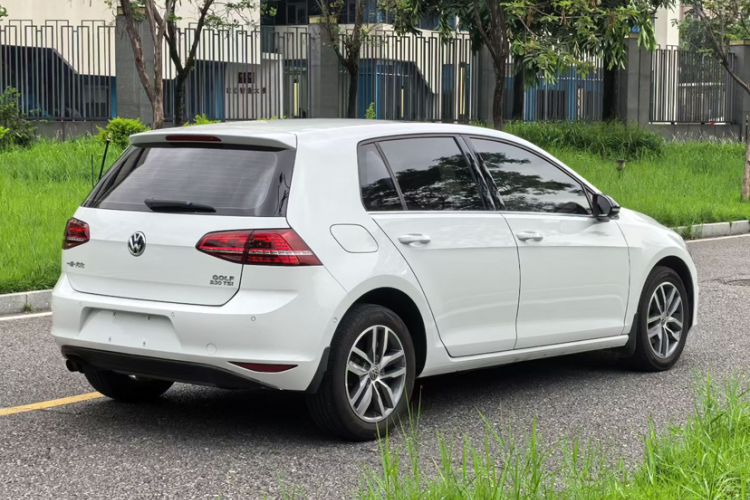 Used Volkswagen Golf 2017 230TSI Automatic Luxury Million-Vehicle Commemorative Edition Exterior 6